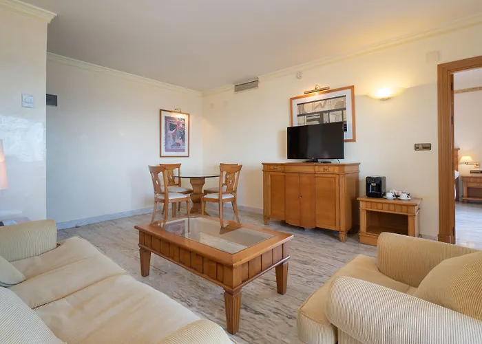 Ms Amaragua Отель